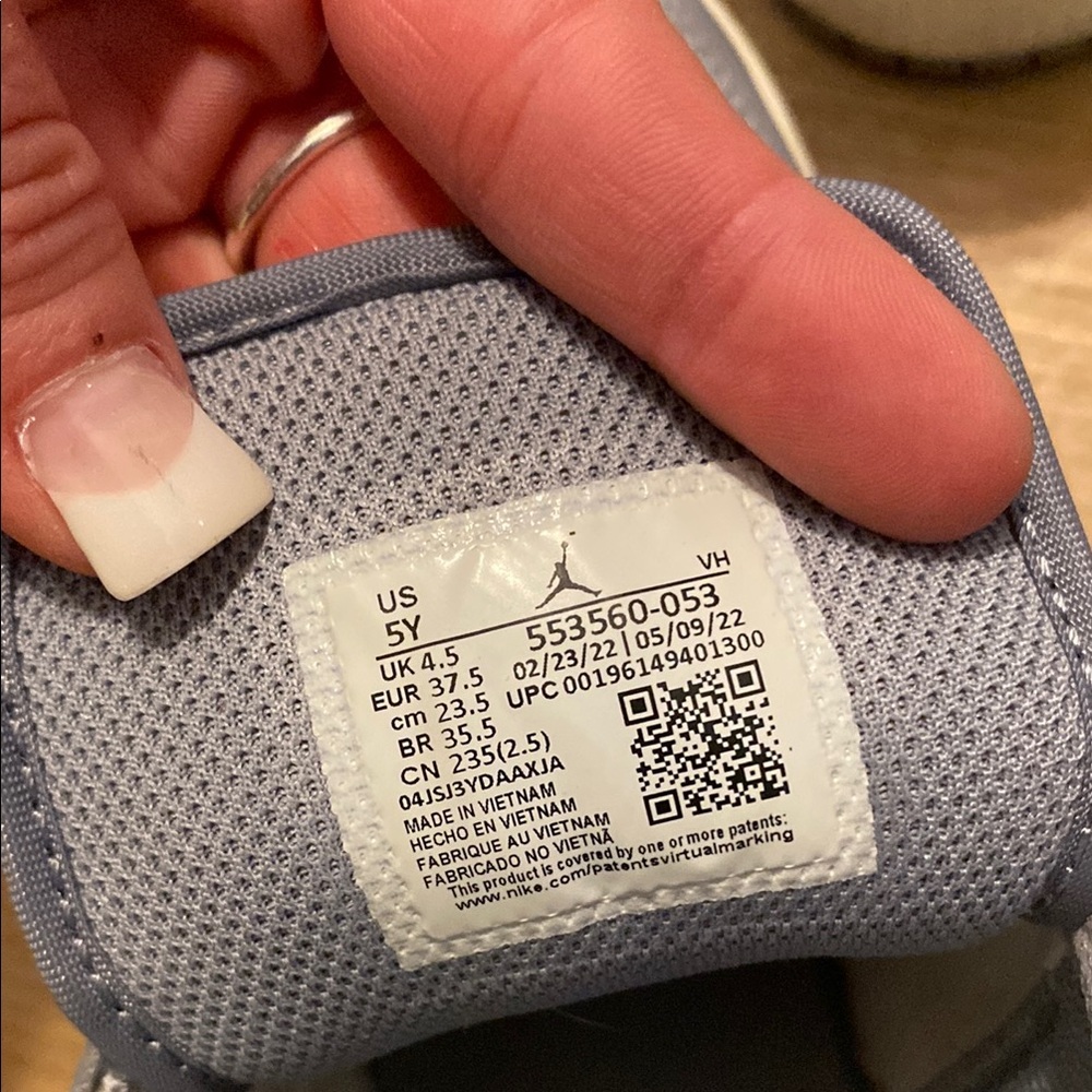 Nike Air Jordan 1 Low Vintage Grey Shoes 553560-053 (GS) Youth Sizes - Picture 9 of 15